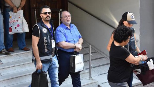 İzmir'de serbest kalan iş adamlarına yakalama kararı